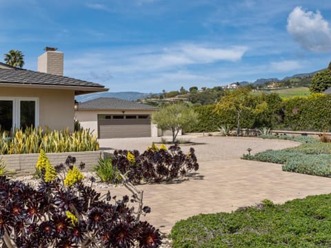 Private Estate Above Foothill Road House in Santa Barbara