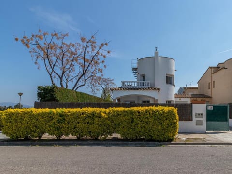 Casa con Piscina, A/A, Wifi, Barbacoa, a 200 m de la Playa - ES-89-75 House in Alt Empordà