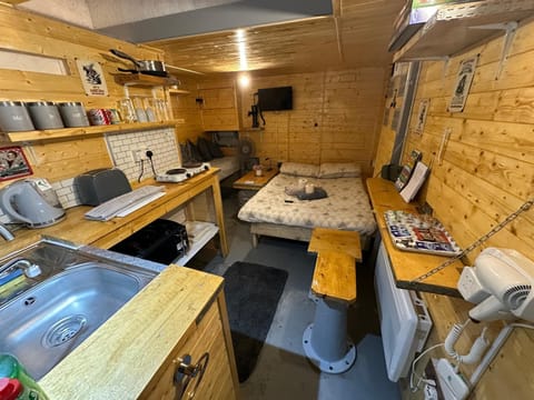 The old water pumping station quirky underground hobbit house Apartment in Penzance