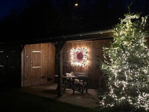 Cabane de Margot with hot tub in private garden Campground/ 
RV Resort in Zeeland, Netherlands