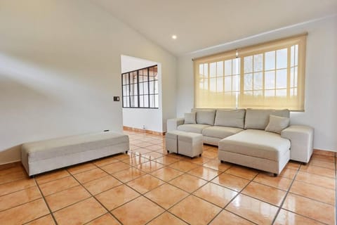 New in the heart of the city 5 min to US Embassy House in San Salvador