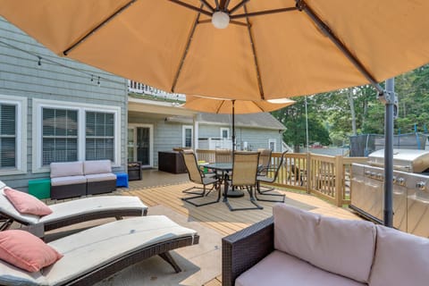 Cape May Getaway with Private Deck and Hot Tub! House in Lower Township