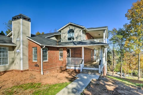 Chic Meadowbrook Condo about 12 Mi to Birmingham! Apartment in Morning Sun Villas