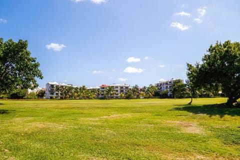 Cancun Hotel Zone Golf & Lagoon Apartment Condo in Cancun