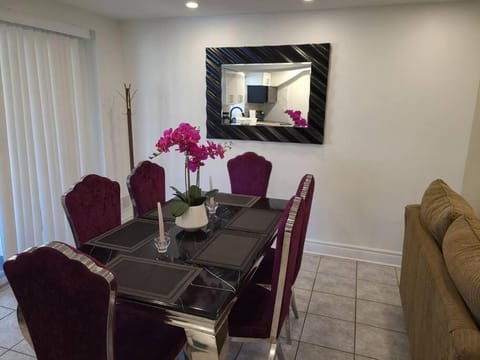 3 Bedroom 2 Bath Guest Suite Apartment in Brampton