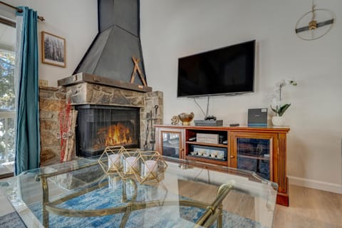 Kings Beach Getaway Apartment in Tahoe Vista