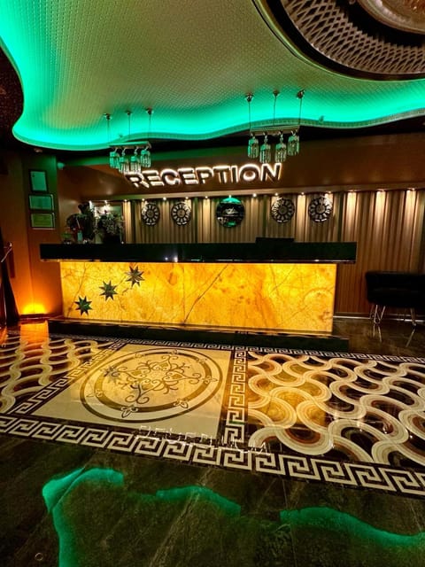 Nightclub / DJ, Lobby or reception