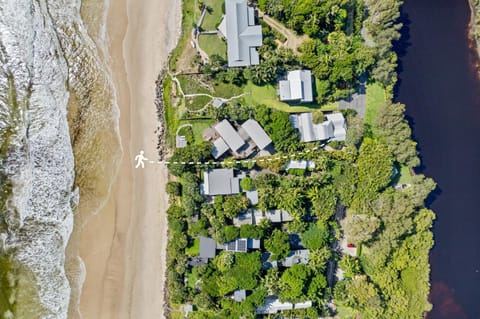 Property building, Natural landscape, Bird's eye view, Beach, Sea view