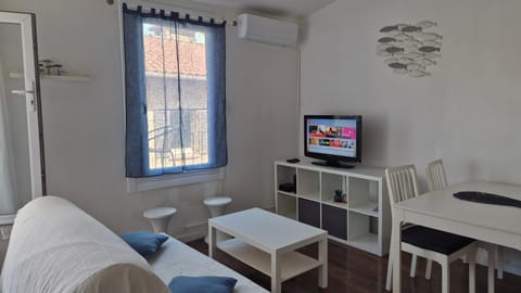 Au cœur du Panier avec terrasse 2 à 4 personnes climatisation Apartment in Marseille