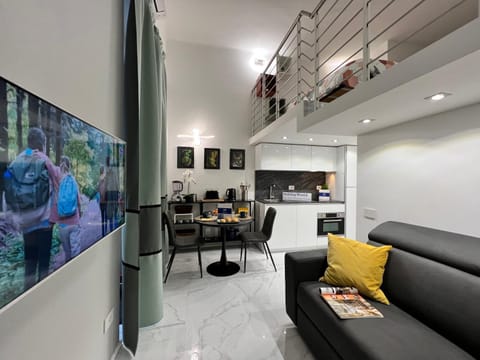 TV and multimedia, Kitchen or kitchenette, Seating area, Dining area