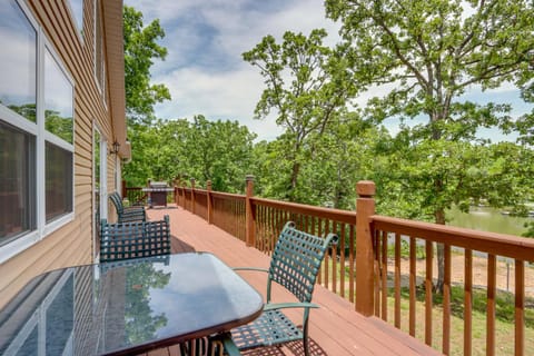 Lazy RS Lakehouse with Private Hot Tub and Boat Dock Maison in Lake of the Ozarks