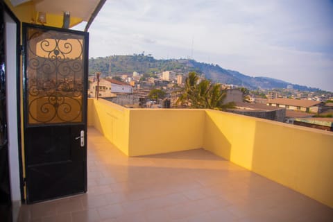 Appartement meublé 2 chambres avec salle de bain - 1 salon - 1e cuisine - La Concorde - Quartier Nkomkana Eigentumswohnung in Yaoundé
