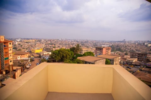 Appartement meublé 2 chambres avec salle de bain - 1 salon - 1e cuisine - La Concorde - Quartier Nkomkana Condo in Yaoundé