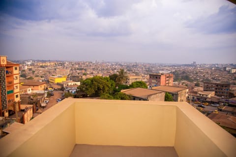 Appartement meublé 2 chambres avec salle de bain - 1 salon - 1e cuisine - La Concorde - Quartier Nkomkana Condominio in Yaoundé