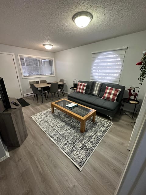 Lovely 2 bedroom condo, 2 minute walk fr downtown Copropriété in Invermere
