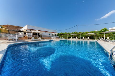 Property building, Swimming pool, Swimming pool