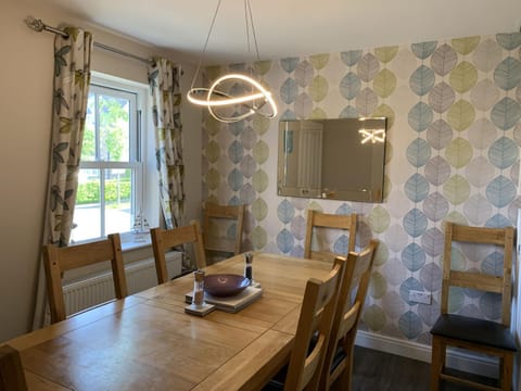 12 Green Close at The Bay Filey, sleeps 8, 2 dogs welcome for free too House in Primrose Valley