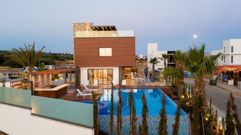 Property building, Pool view, Swimming pool