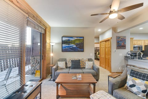 Central Grand Lake Condo with Patio and Mountain Views Apartment in Grand Lake