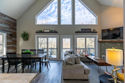 Sky High Chalet House in Watauga