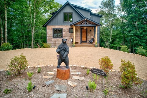 The Guardian Bear Lodge at Eagles Nest House in Beech Mountain