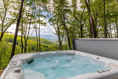 Howling at the Moon at Eagles Nest House in Beech Mountain