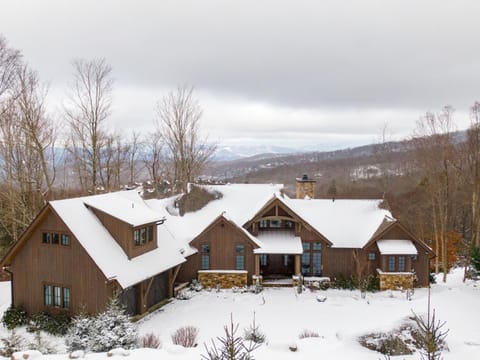 Twin Boulder Lodge at Eagles Nest House in Beech Mountain