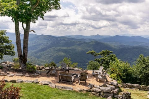 The Outside Inn at Eagles Nest House in Beech Mountain