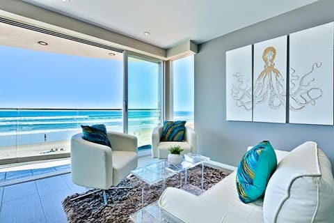 Crown Jewel in Mission Beach at Ocean Front Walk Casa in Mission Beach