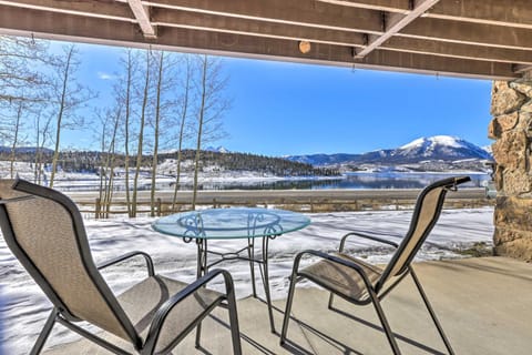 Dillon Condo with Mtn and Lake Views about 3 Mi to Ski! Wohnung in Dillon