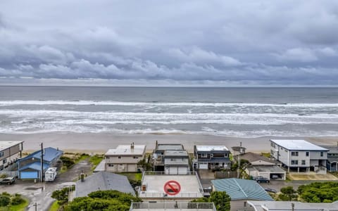 Rockaway Breakaway House in Rockaway Beach