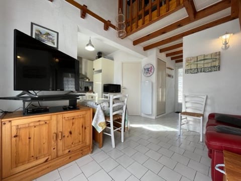 Charmante maison 3 pièces, 2 pas plage et forêt, 4 couchages, WIFI, stationnement, ménage inclus - St Georges d'Oléron - FR-1-246A-152 House in Saint-Georges-d'Oléron