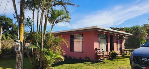 Property building, Garden, Parking