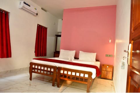 Dhakshina Homestay Vacation rental in Vypin