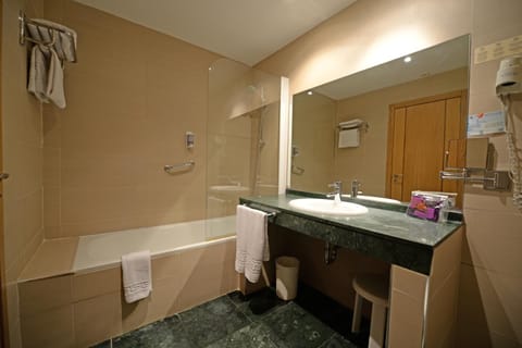 Bathroom, Photo of the whole room