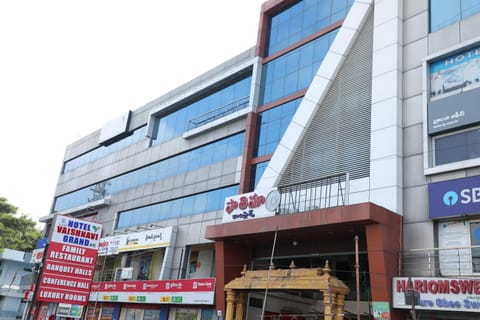 Hotel Vaishnavi Grand Hotel in Telangana