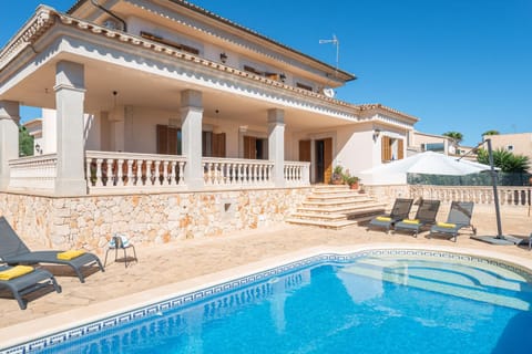 Property building, Patio, Balcony/Terrace, Pool view, Swimming pool, sunbed