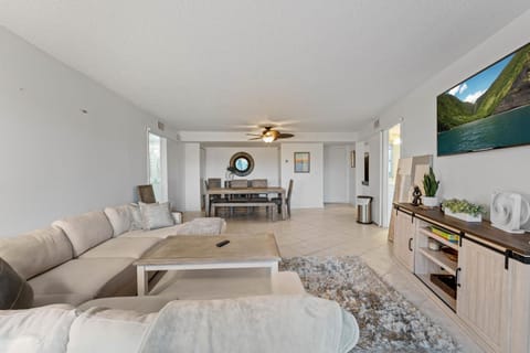 Siesta Key condo close proximity to beach House in Siesta Beach