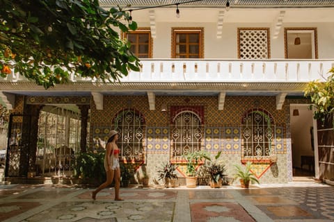 Property building, Facade/entrance