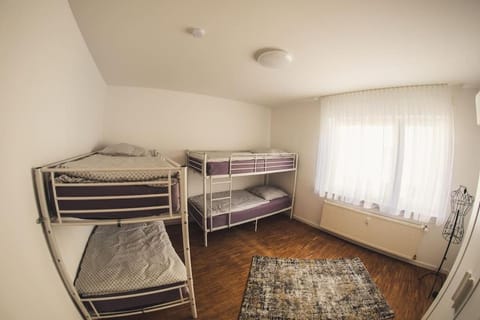 Wunderschöne neue 3,5 Zimmerwohnung Nähe Kassel bis 4 Erwachsene 3 Kinder Apartment in Kassel