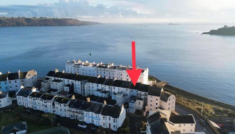 Property building, Bird's eye view, View (from property/room), Sea view, Location