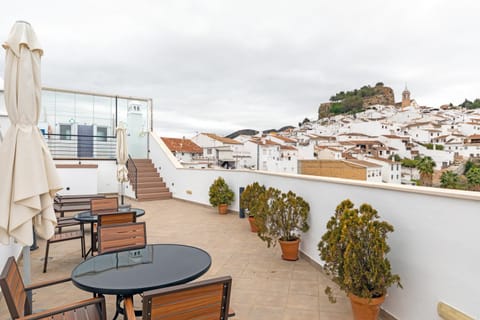 Balcony/Terrace, City view, Street view