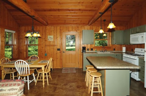 PineCone Cabin House in St Germain