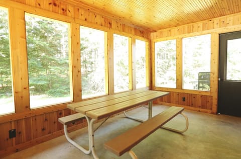 PineCone Cabin House in St Germain