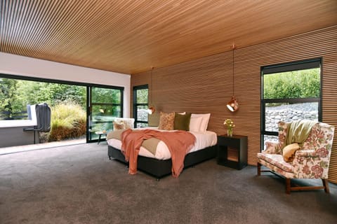 Bridle Path Retreat - Christchurch Holiday Homes House in Christchurch