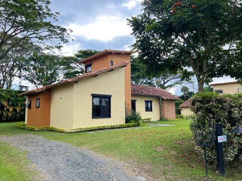 Property building, Day, Garden, Garden view