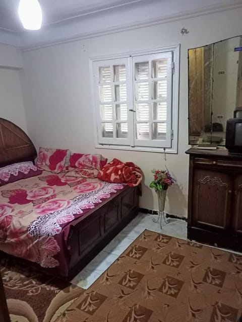 Payment by cash or cash only and no aplace Condo in Alexandria