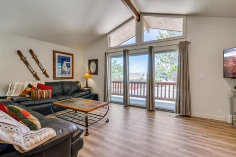 Four resorts within 20 minutes from your door step!! Chalet in Cottonwood Heights