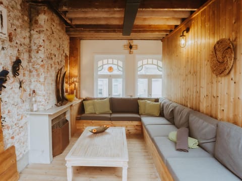 Holiday Home Historical and spacious Villa Anaïs by Interhome House in Flanders