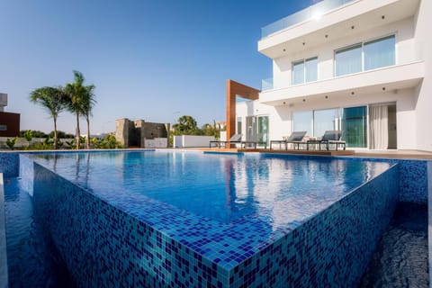 Sea Pearl Beachfront Villas - Anemone Villa in Ayia Napa